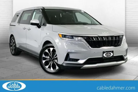 Silver 2022 Kia Carnival EX for sale in Lee's Summit, MO