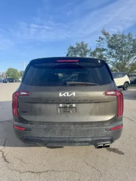 More photos of 2022 Kia Telluride EX at Cable Dahmer Kia of Lee's Summit, MO