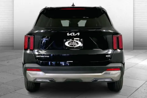 Another view of 2024 Kia Sorento S for sale in Lee's Summit, MO at Cable Dahmer Kia of Lee's Summit