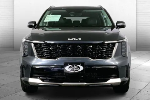 Photos of 2024 Kia Sorento S for sale in Lee's Summit, MO at Cable Dahmer Kia of Lee's Summit