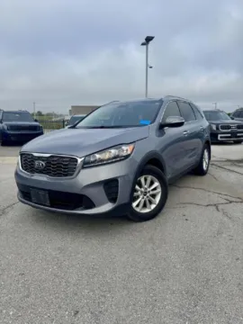 Silver 2020 Kia Sorento LX for sale in Lee's Summit, MO