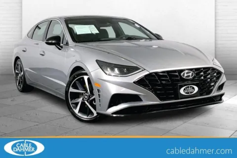 Silver 2023 Hyundai SONATA SEL Plus for sale in Lee's Summit, MO