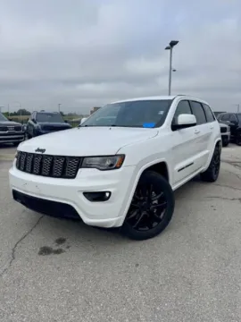 White 2021 Jeep Grand Cherokee Laredo X for sale in Lee's Summit, MO