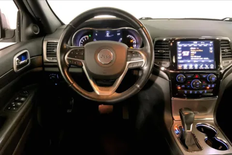 More photos of 2021 Jeep Grand Cherokee Laredo X at Cable Dahmer Kia of Lee's Summit, MO