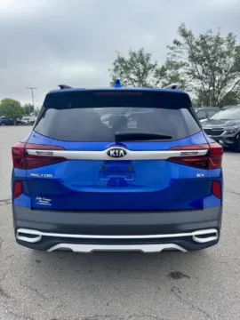 More photos of 2021 Kia Seltos EX at Cable Dahmer Kia of Lee's Summit, MO