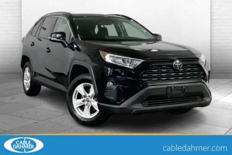 Black 2019 Toyota RAV4 XLE for sale in Lee's Summit, MO
