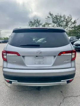 More photos of 2019 Honda Pilot Touring at Cable Dahmer Kia of Lee's Summit, MO