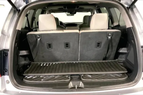 More photos of 2019 Honda Pilot Touring at Cable Dahmer Kia of Lee's Summit, MO