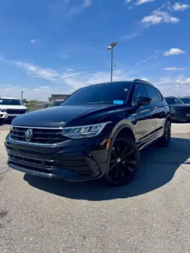 Black 2022 Volkswagen Tiguan SE R-Line Black for sale in Lee's Summit, MO