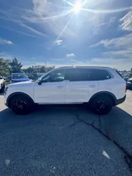 Photos of 2022 Kia Telluride EX for sale in Lee's Summit, MO at Cable Dahmer Kia of Lee's Summit