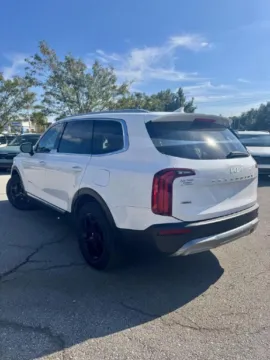 Another view of 2022 Kia Telluride EX for sale in Lee's Summit, MO at Cable Dahmer Kia of Lee's Summit