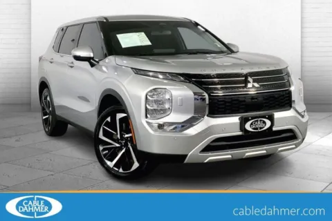 Silver 2022 Mitsubishi Outlander SE for sale in Lee's Summit, MO
