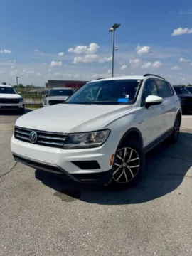White 2021 Volkswagen Tiguan SE for sale in Lee's Summit, MO