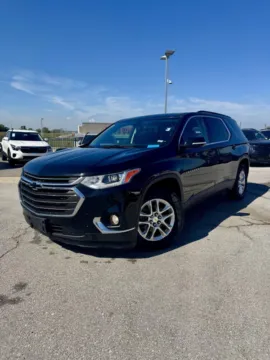 Black 2019 Chevrolet Traverse LT Leather for sale in Lee's Summit, MO