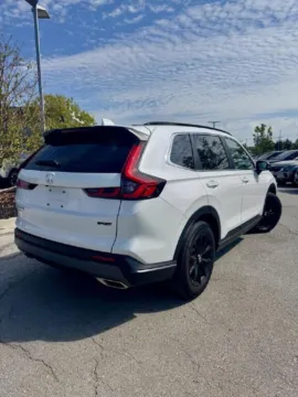 More photos of 2025 Honda CR-V Hybrid Sport-L at Cable Dahmer Kia of Lee's Summit, MO