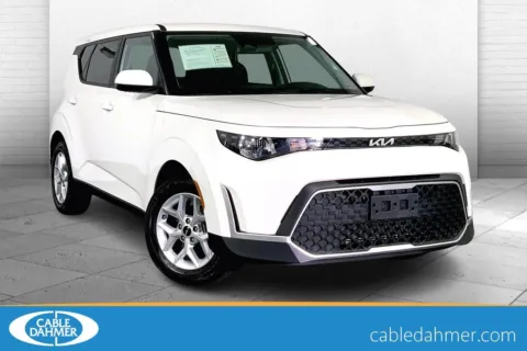 White 2025 Kia Soul LX for sale in Lee's Summit, MO