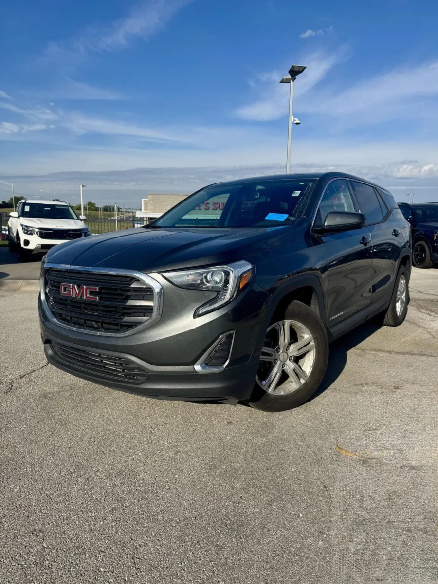 Gray 2019 GMC Terrain SLE for sale in Lee's Summit, MO