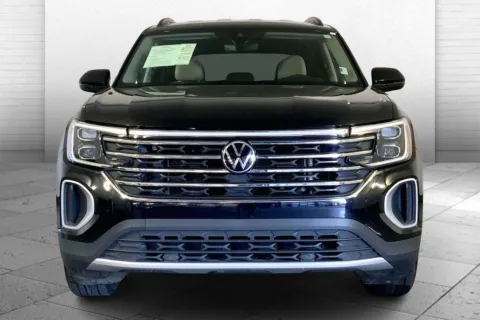 Photos of 2024 Volkswagen Atlas 2.0T SE for sale in Lee's Summit, MO at Cable Dahmer Kia of Lee's Summit