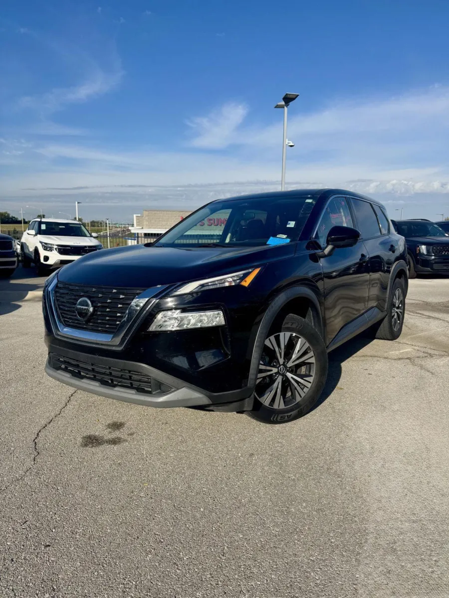Black 2021 Nissan Rogue SV for sale in Lee's Summit, MO