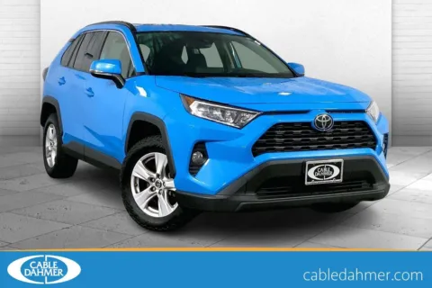 Blue 2019 Toyota RAV4 XLE for sale in Lee's Summit, MO