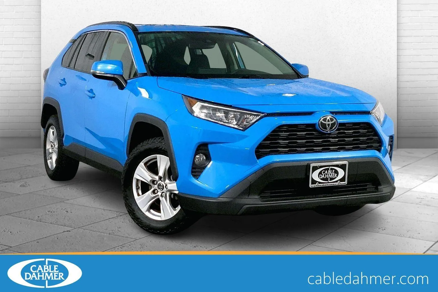 Blue 2019 Toyota RAV4 XLE for sale in Lee's Summit, MO