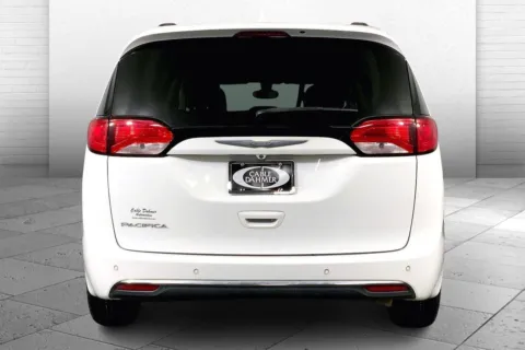 Another view of 2017 Chrysler Pacifica Touring-L for sale in Lee's Summit, MO at Cable Dahmer Kia of Lee's Summit