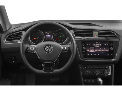 More photos of 2021 Volkswagen Tiguan SE at Cable Dahmer Kia of Lee's Summit, MO