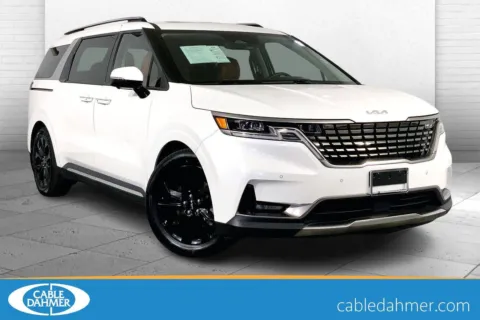 White 2023 Kia Carnival SX Prestige for sale in Lee's Summit, MO