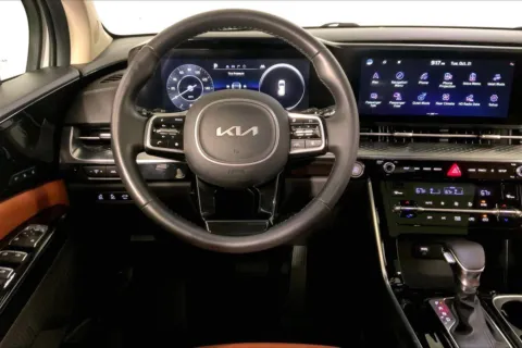 More photos of 2023 Kia Carnival SX Prestige at Cable Dahmer Kia of Lee's Summit, MO