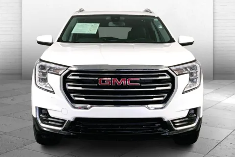 Photos of 2024 GMC Terrain SLT for sale in Lee's Summit, MO at Cable Dahmer Kia of Lee's Summit