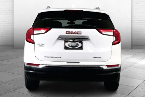 Another view of 2024 GMC Terrain SLT for sale in Lee's Summit, MO at Cable Dahmer Kia of Lee's Summit