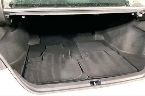 More photos of 2021 Toyota Camry SE at Cable Dahmer Kia of Lee's Summit, MO