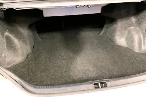 More photos of 2016 Toyota Camry SE at Cable Dahmer Kia of Lee's Summit, MO