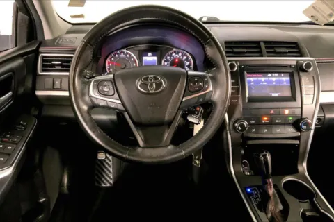 More photos of 2016 Toyota Camry SE at Cable Dahmer Kia of Lee's Summit, MO