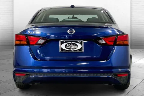 Another view of 2020 Nissan Altima 2.5 S for sale in Lee's Summit, MO at Cable Dahmer Kia of Lee's Summit
