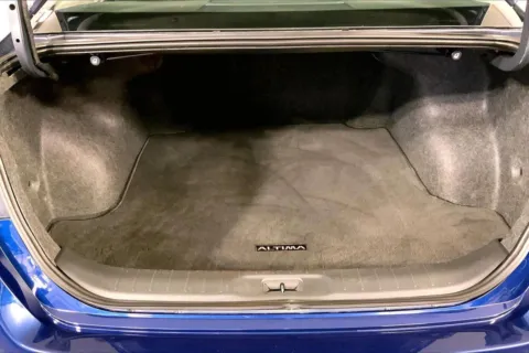 More photos of 2020 Nissan Altima 2.5 S at Cable Dahmer Kia of Lee's Summit, MO