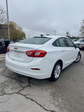 More photos of 2019 Chevrolet Cruze LS at Cable Dahmer Kia of Lee's Summit, MO