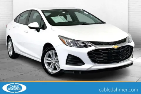 White 2019 Chevrolet Cruze LS for sale in Lee's Summit, MO