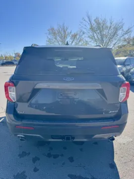 More photos of 2022 Ford Explorer XLT at Cable Dahmer Kia of Lee's Summit, MO