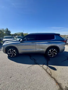 Photos of 2024 Mitsubishi Outlander SEL for sale in Lee's Summit, MO at Cable Dahmer Kia of Lee's Summit