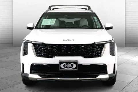 Photos of 2024 Kia Sorento S for sale in Lee's Summit, MO at Cable Dahmer Kia of Lee's Summit