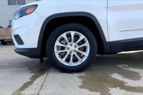 Photos of 2020 Jeep Cherokee Latitude for sale in Topeka, KS at Cable Dahmer of Topeka