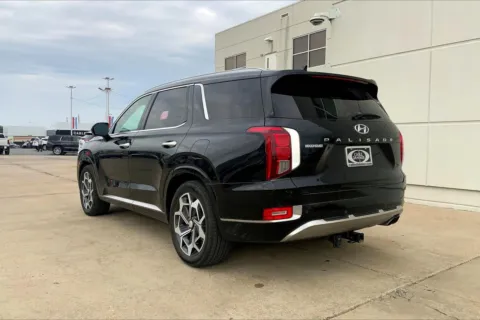 More photos of 2022 Hyundai Palisade Calligraphy at Cable Dahmer of Topeka, KS