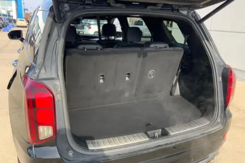 More photos of 2022 Hyundai Palisade Calligraphy at Cable Dahmer of Topeka, KS