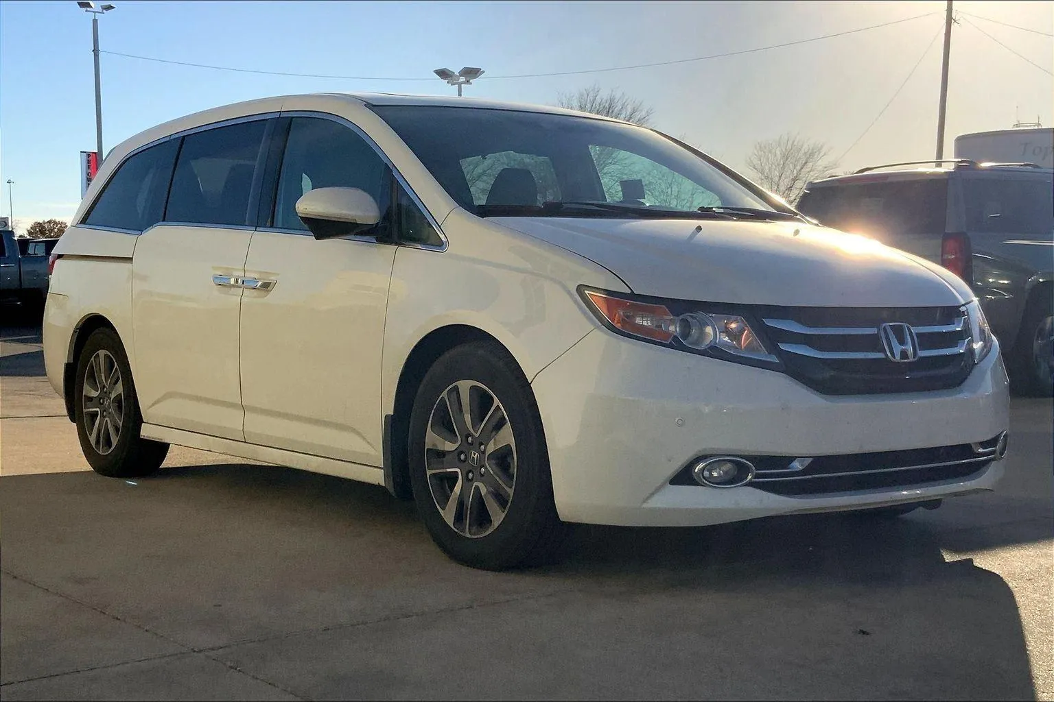 Red 2016 Honda Odyssey Touring Elite for sale in Topeka, KS