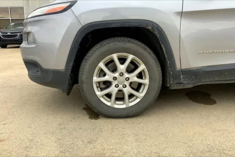 Photos of 2016 Jeep Cherokee Latitude for sale in Topeka, KS at Cable Dahmer of Topeka