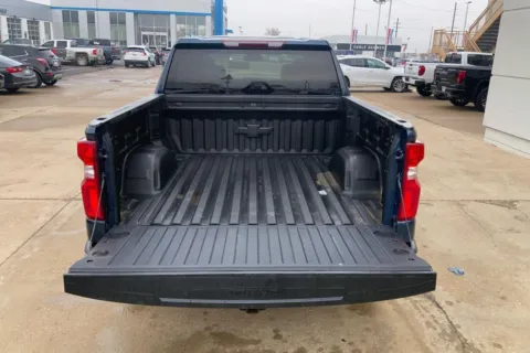 More photos of 2022 Chevrolet Silverado 1500 LTZ at Cable Dahmer of Topeka, KS