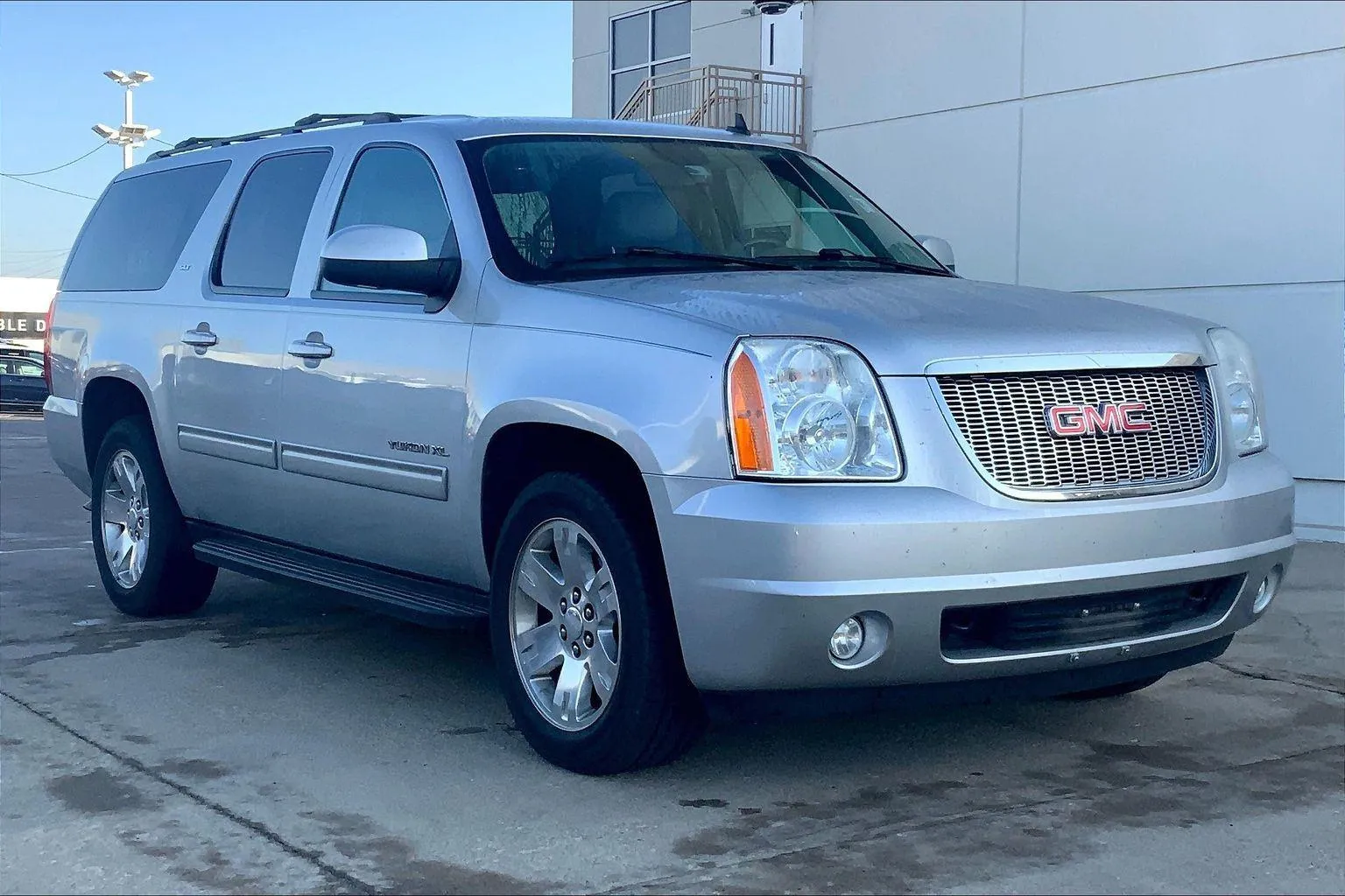Silver 2013 GMC Yukon XL SLT for sale in Topeka, KS