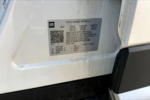 More photos of 2023 Cadillac XT4 Premium Luxury at Cable Dahmer of Topeka, KS