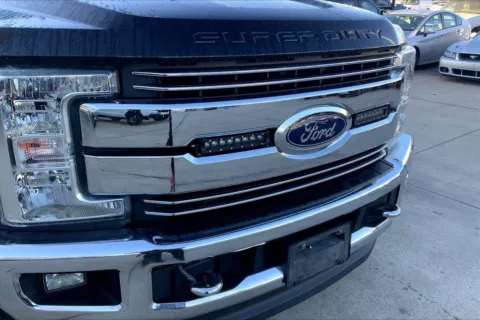 Another view of 2019 Ford Super Duty F-250 SRW LARIAT for sale in Topeka, KS at Cable Dahmer of Topeka